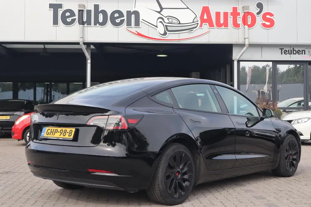 Tesla Model 3 Standard RWD Plus 60 kWh uit 2023, foto 2