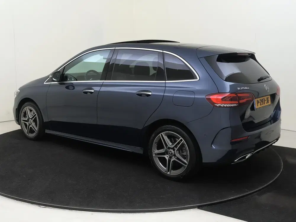 Mercedes-Benz B-Klasse 250 e Business Solution AMG uit 2022, foto 3