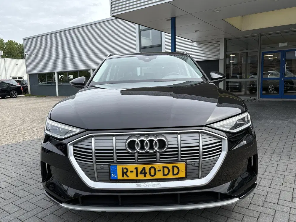 Audi e-tron 55 quattro Advanced edition 95 kWh uit 2022, foto 2