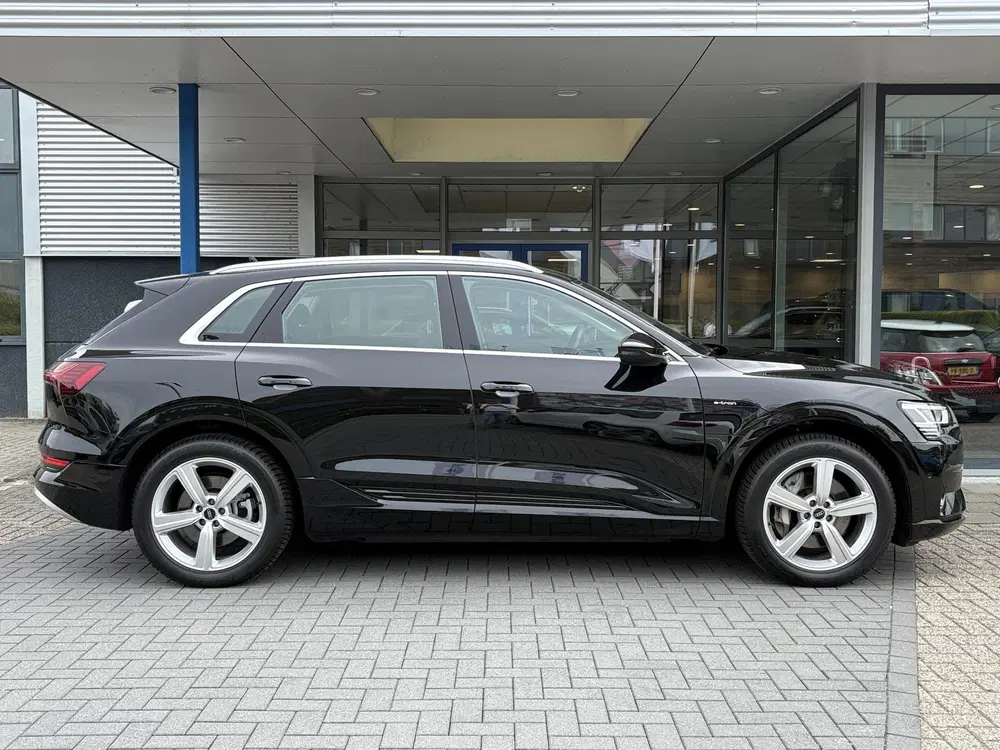 Audi e-tron 55 quattro Advanced edition 95 kWh uit 2022, foto 4