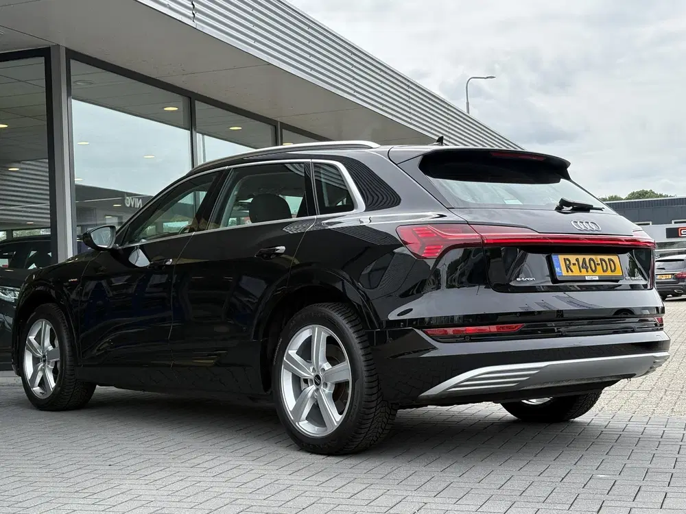 Audi e-tron 55 quattro Advanced edition 95 kWh uit 2022, foto 7