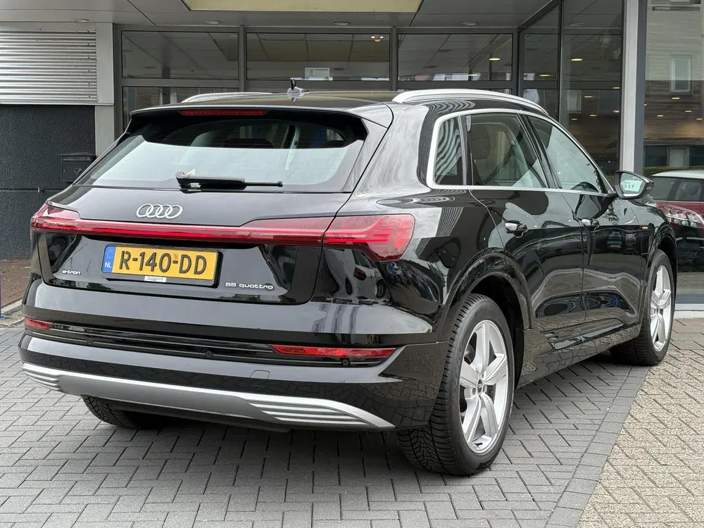 Audi e-tron 55 quattro Advanced edition 95 kWh uit 2022, foto 9