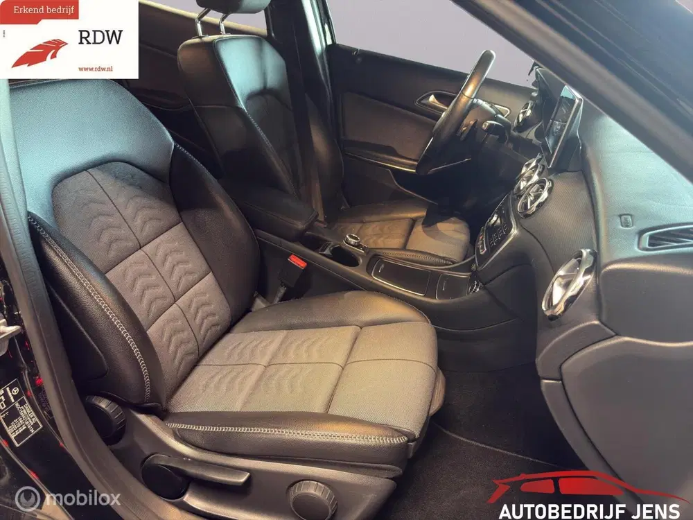 Mercedes-Benz GLA Mercedes GLA-klasse 180 Sport Edition uit 2019, foto 11
