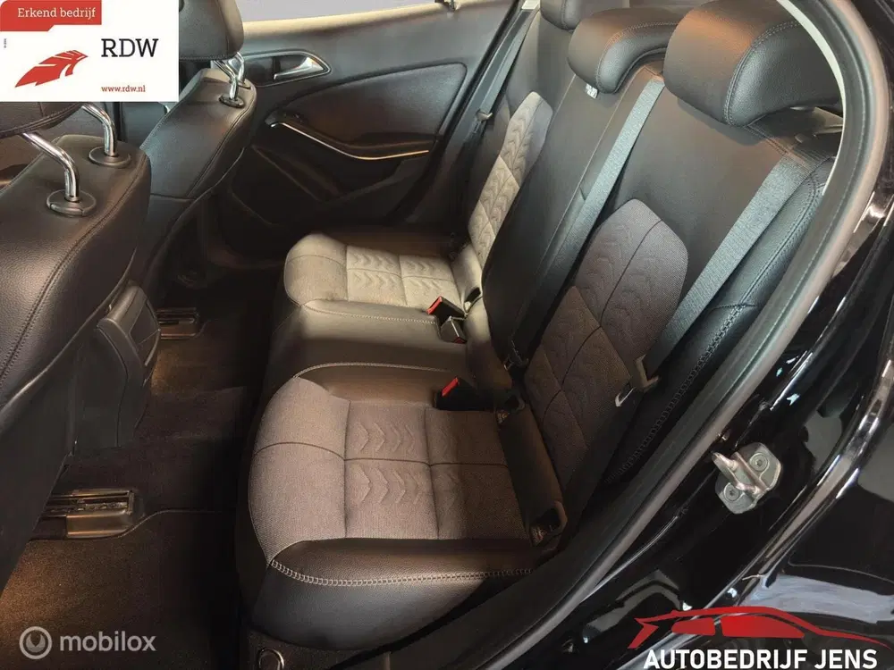 Mercedes-Benz GLA Mercedes GLA-klasse 180 Sport Edition uit 2019, foto 12
