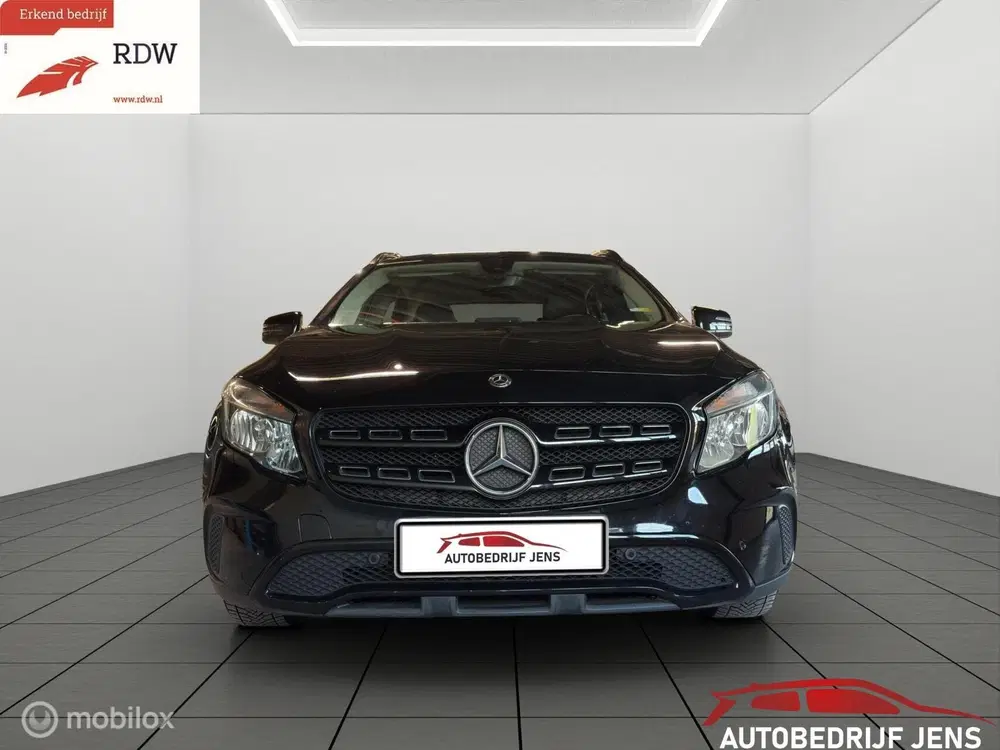 Mercedes-Benz GLA Mercedes GLA-klasse 180 Sport Edition uit 2019, foto 2