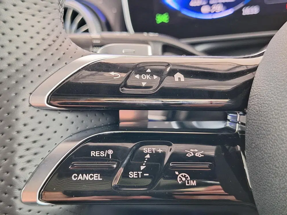 Mercedes-Benz EQE 350 AMG Line uit 2024, foto 11