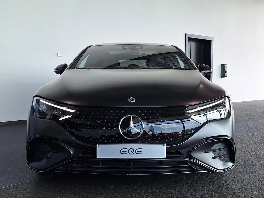 Mercedes-Benz EQE 350 AMG Line uit 2024, foto 3