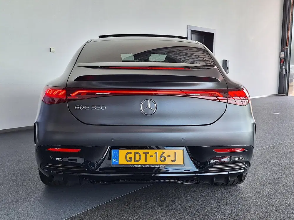 Mercedes-Benz EQE 350 AMG Line uit 2024, foto 4