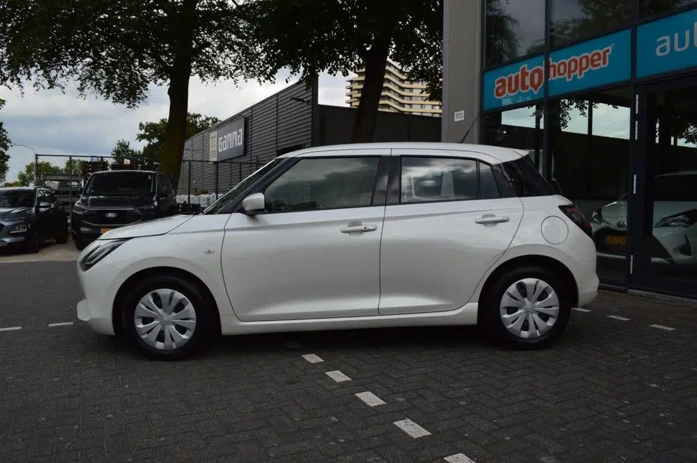 Suzuki Swift 1.2 Comfort Smart Hybrid uit 2024, foto 4