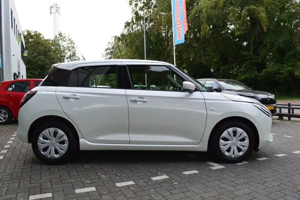 Suzuki Swift 1.2 Comfort Smart Hybrid uit 2024, foto 5