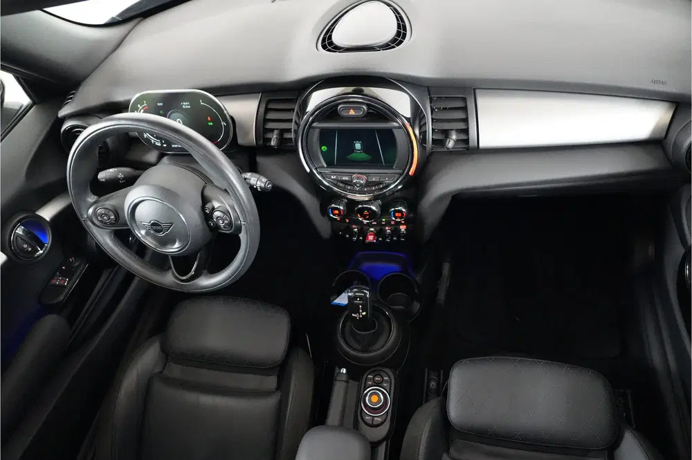Mini Cooper 1.5 Cooper Chili uit 2021, foto 2