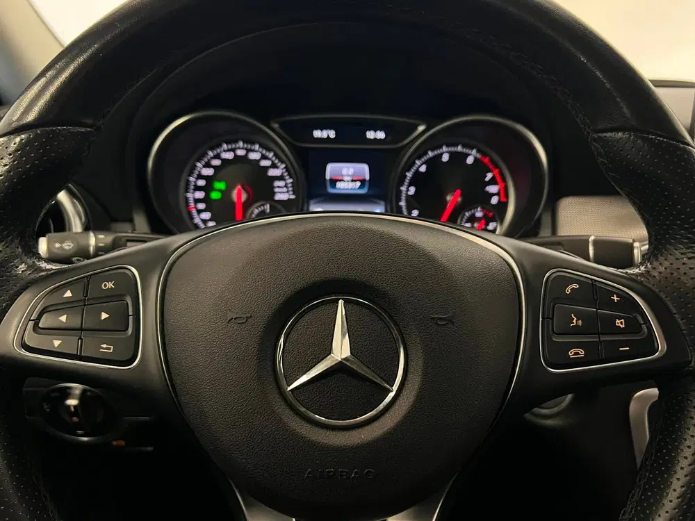 Mercedes-Benz GLA 180 Urban uit 2019, foto 10