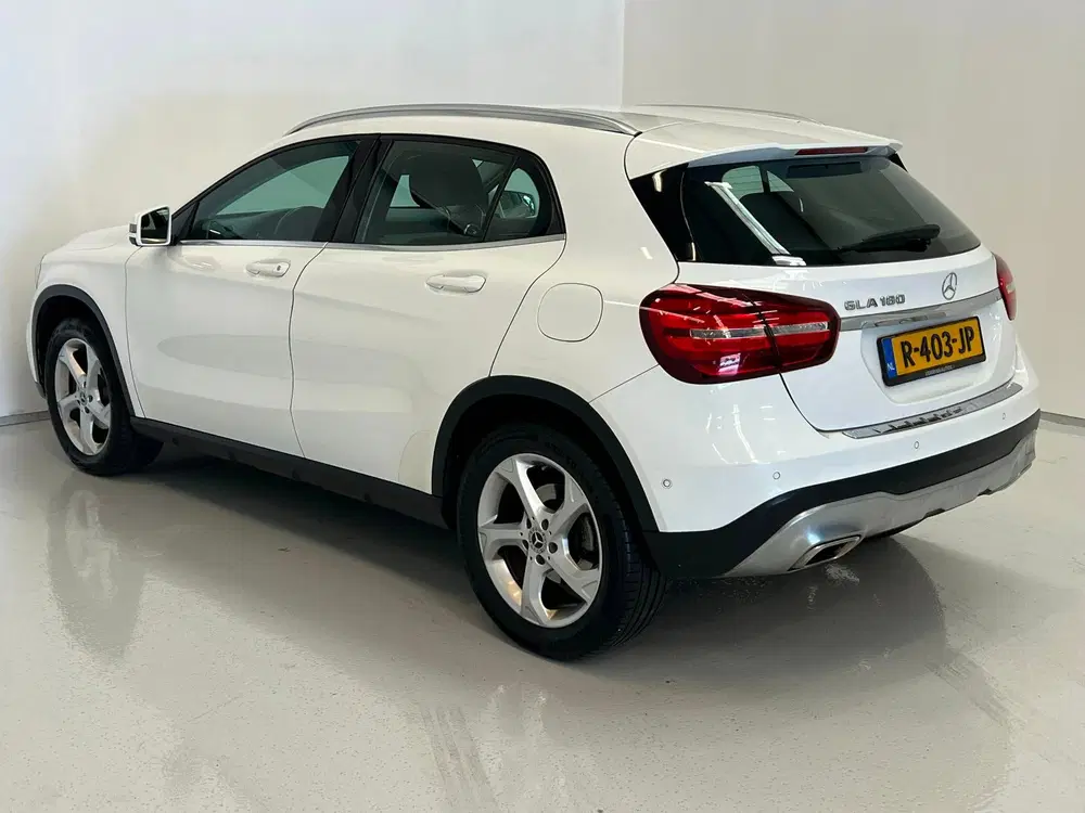 Mercedes-Benz GLA 180 Urban uit 2019, foto 4