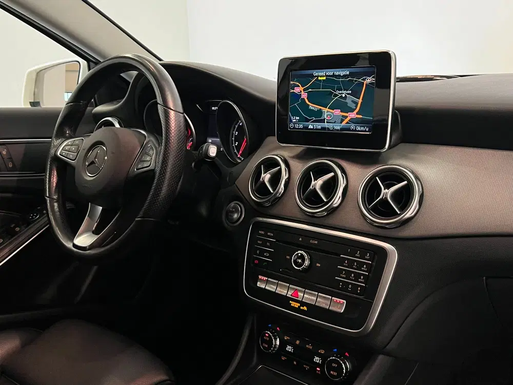 Mercedes-Benz GLA 180 Urban uit 2019, foto 8