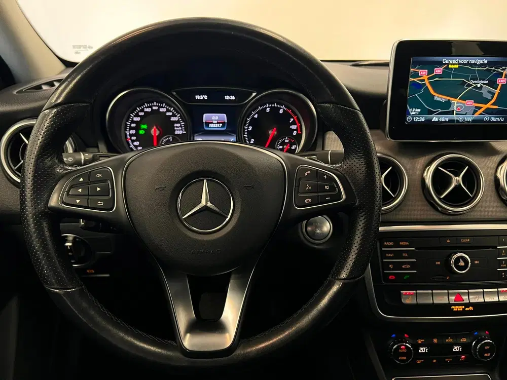 Mercedes-Benz GLA 180 Urban uit 2019, foto 9