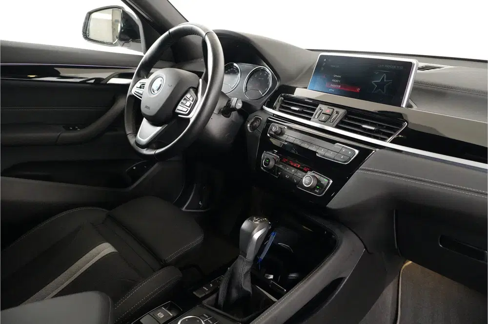 BMW X2 xDrive25e PHEV 220 pk uit 2023, foto 11