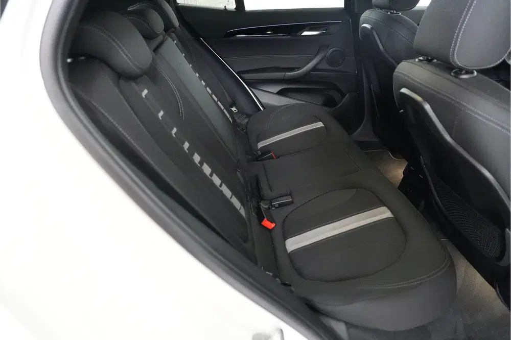 BMW X2 xDrive25e PHEV 220 pk uit 2023, foto 15