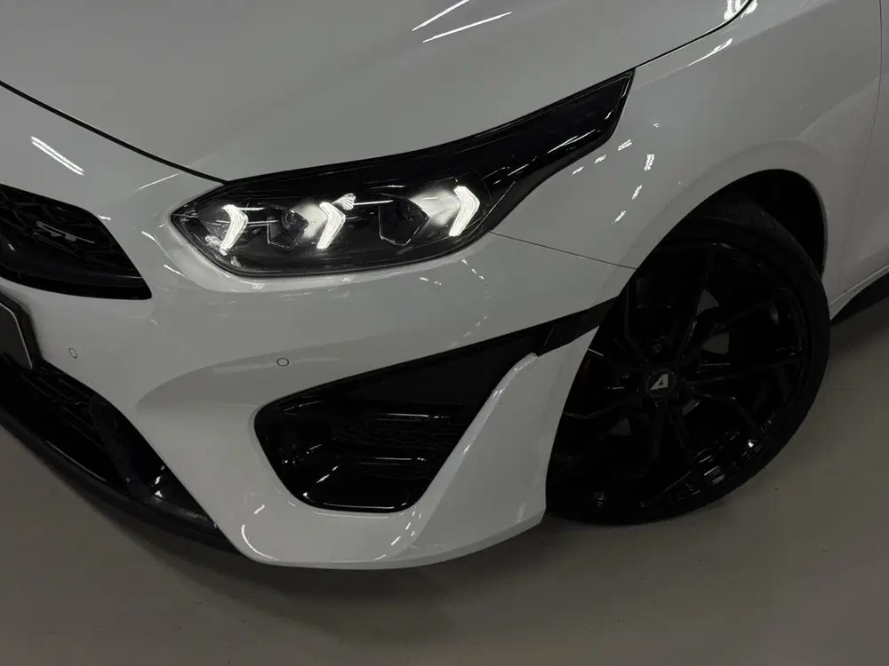 Kia ProCeed 1.6 T-GDi GT uit 2021, foto 2