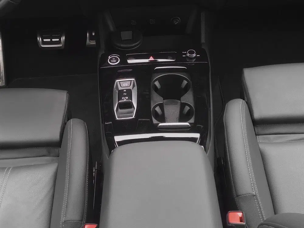Audi Q6 e-tron S edition 83 kWh 252 PK uit 2025, foto 10