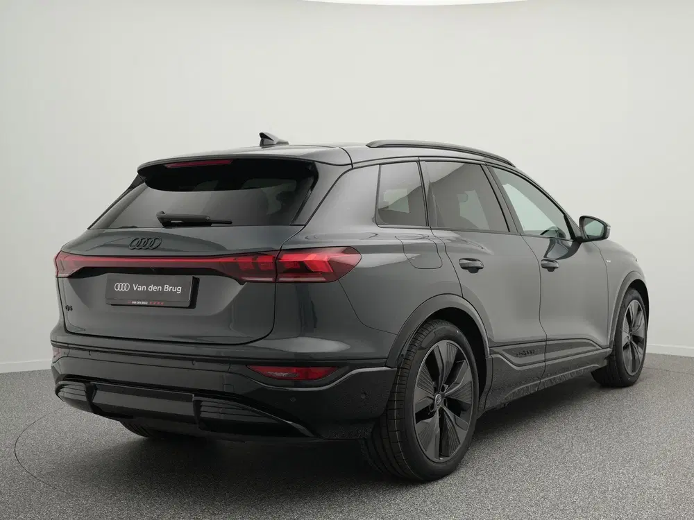 Audi Q6 e-tron S edition 83 kWh 252 PK uit 2025, foto 2