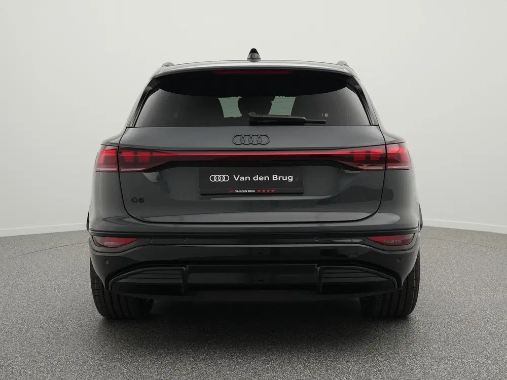 Audi Q6 e-tron S edition 83 kWh 252 PK uit 2025, foto 6