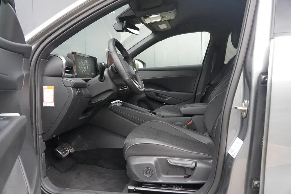 Volkswagen T-Roc 1.5 TSI R-Line Edition 150pk uit 2026, foto 11