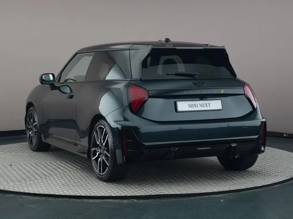 Mini Hatchback Cooper SE uit 2026, foto 2