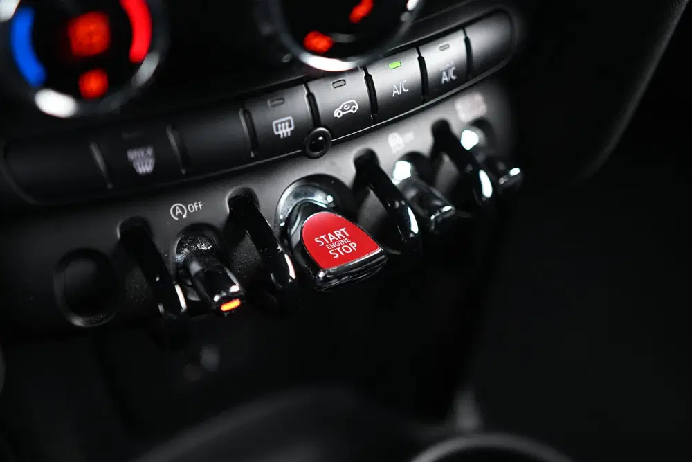 Mini Hatchback Cooper Classic uit 2022, foto 13