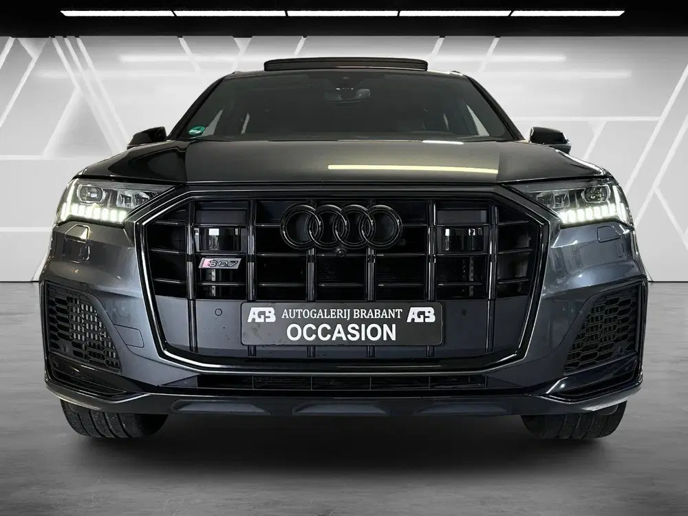 Audi SQ7 4.0 TFSI SQ7 Quattro 7p Luchtvering uit 2021, foto 7