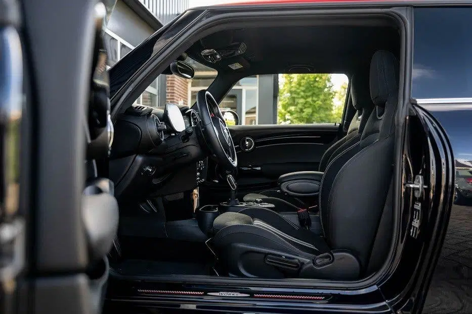 Mini John Cooper Works uit 2023, foto 11