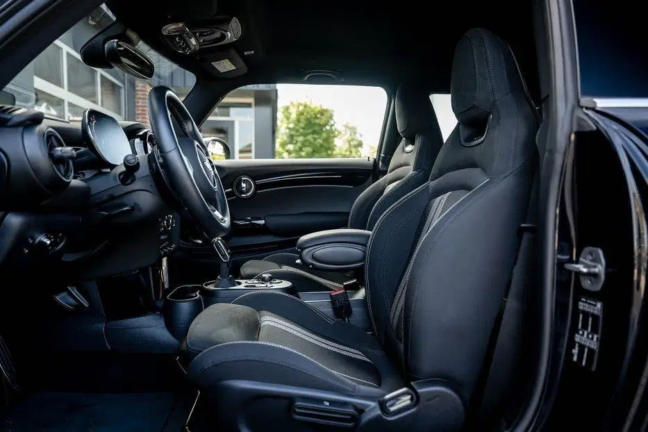 Mini John Cooper Works uit 2023, foto 13