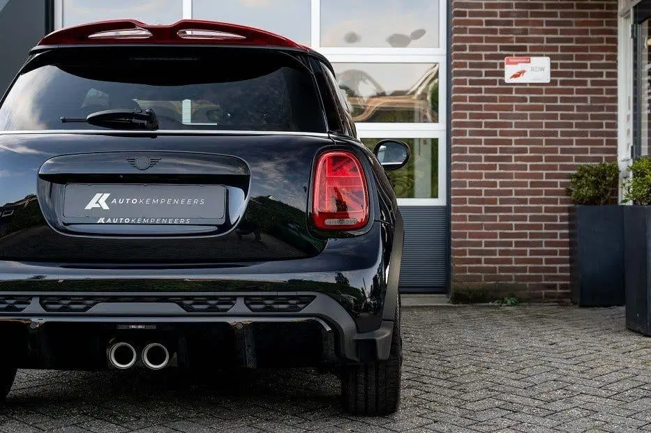 Mini John Cooper Works uit 2023, foto 2