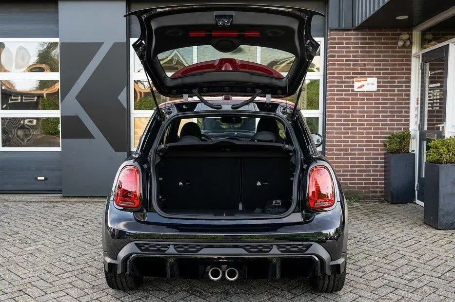 Mini John Cooper Works uit 2023, foto 4
