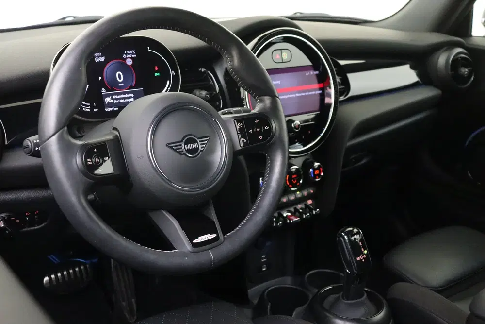 Mini Cabrio Cooper JCW Automaat uit 2023, foto 3