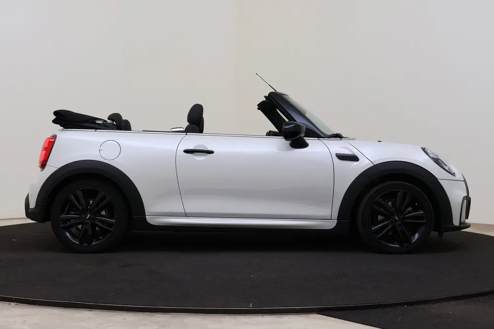 Mini Cabrio Cooper JCW Automaat uit 2023, foto 7