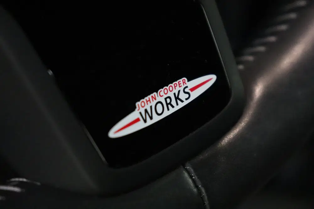 Mini Cabrio Cooper JCW Automaat uit 2023, foto 9
