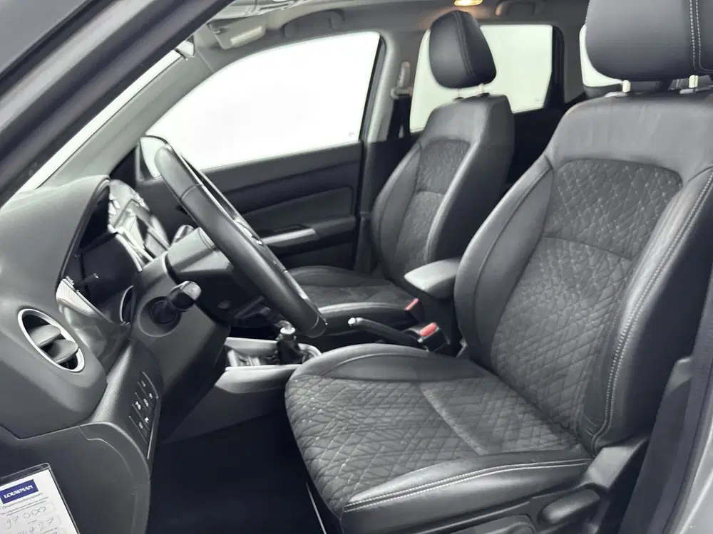 Suzuki Vitara 1.4 Boosterjet Style Smart Hybrid uit 2021, foto 15