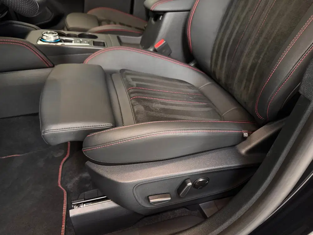 Ford Kuga 2.5 PHEV ST-Line X Panoramadak uit 2024, foto 13