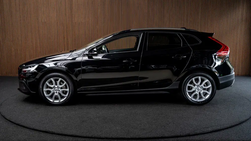 Volvo V40 Cross Country 1.5 T3 Leer Panodak Harman K. Camera uit 2019, foto 2