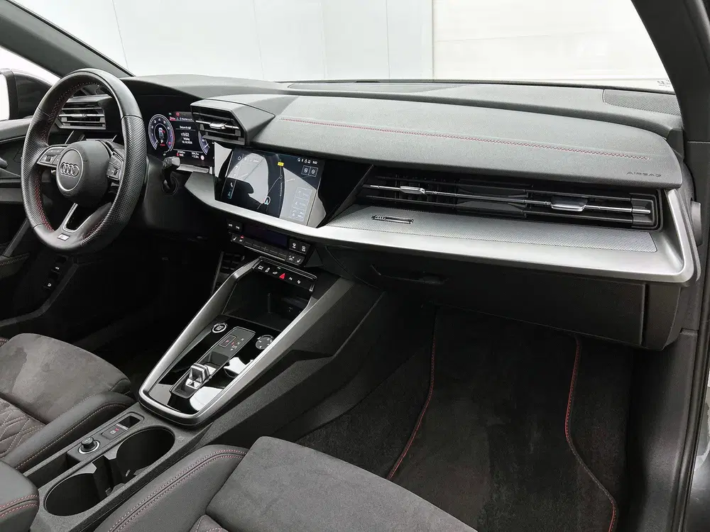 Audi A3 40 TFSI e S Edition uit 2022, foto 15