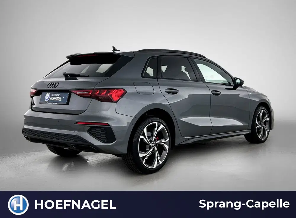 Audi A3 40 TFSI e S Edition uit 2022, foto 2