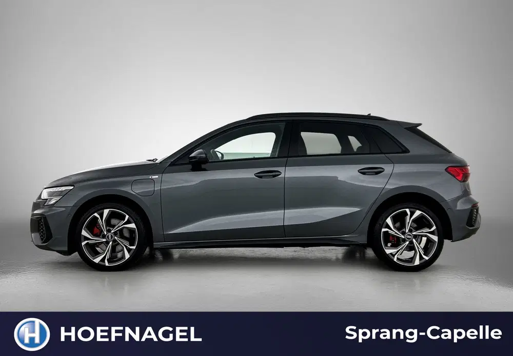 Audi A3 40 TFSI e S Edition uit 2022, foto 3
