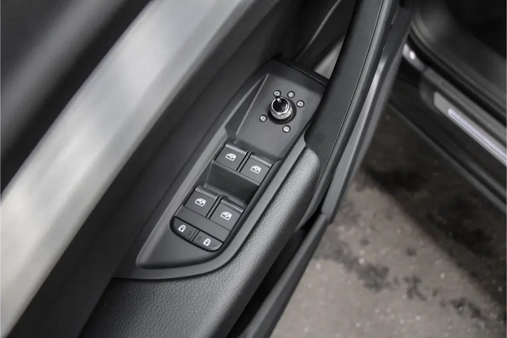 Audi Q5 40 TFSI S edition uit 2023, foto 11