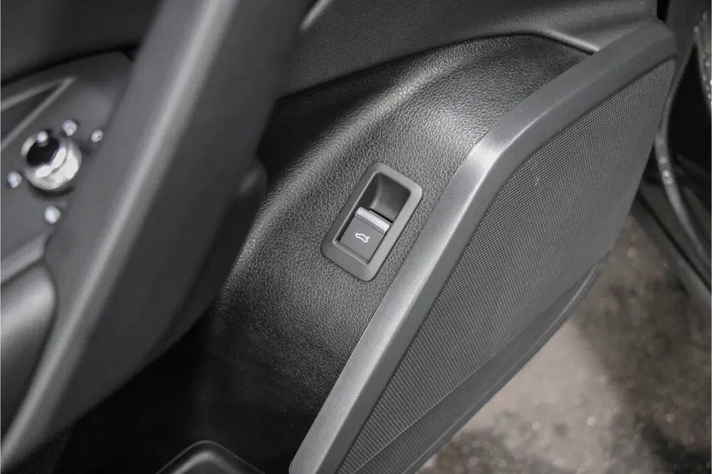 Audi Q5 40 TFSI S edition uit 2023, foto 12