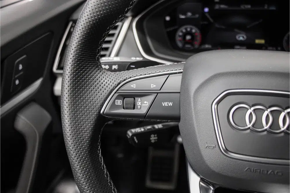 Audi Q5 40 TFSI S edition uit 2023, foto 15