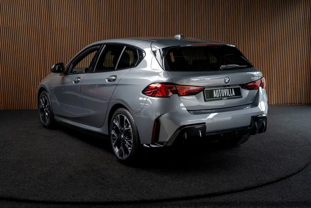 BMW 1-serie 120 Aut. M- pakket Navi Camera Leder Matri uit 2025, foto 3