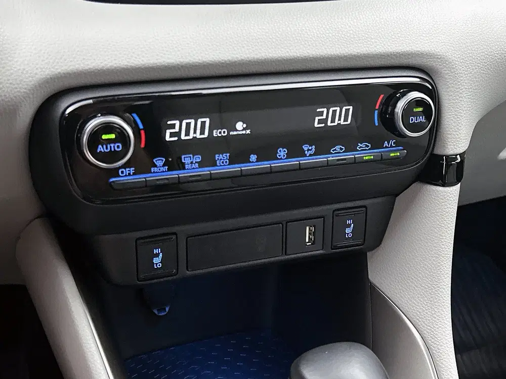 Toyota Yaris 1.5 Hybrid Excutive Limited uit 2023, foto 13