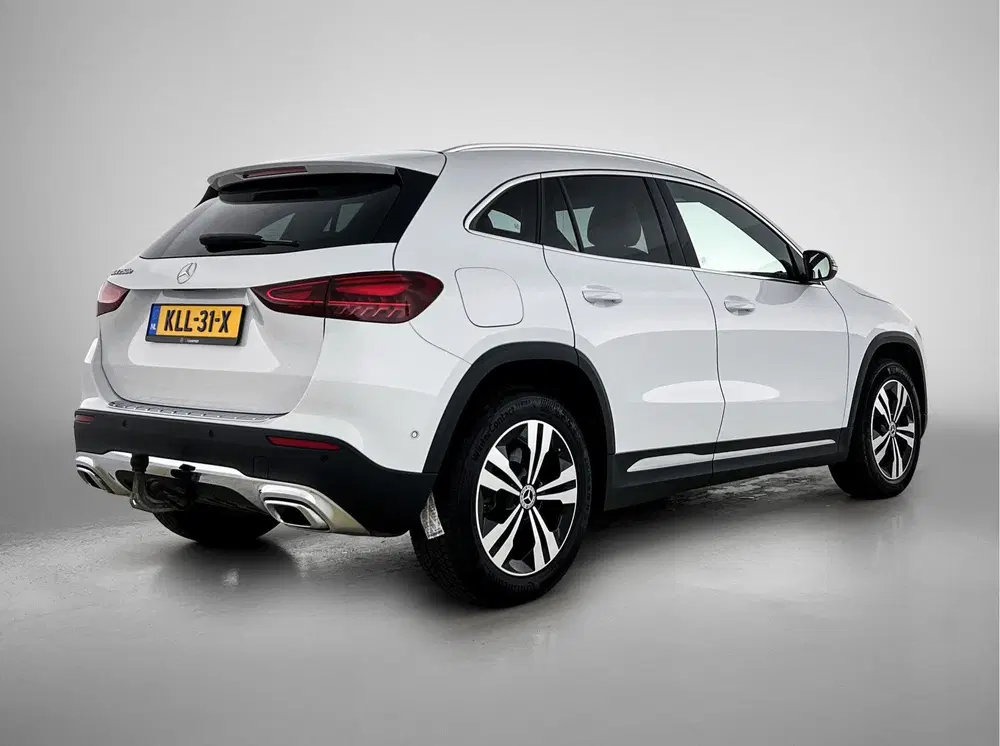 Mercedes-Benz GLA 250 e Plug-In Hybride uit 2024, foto 2