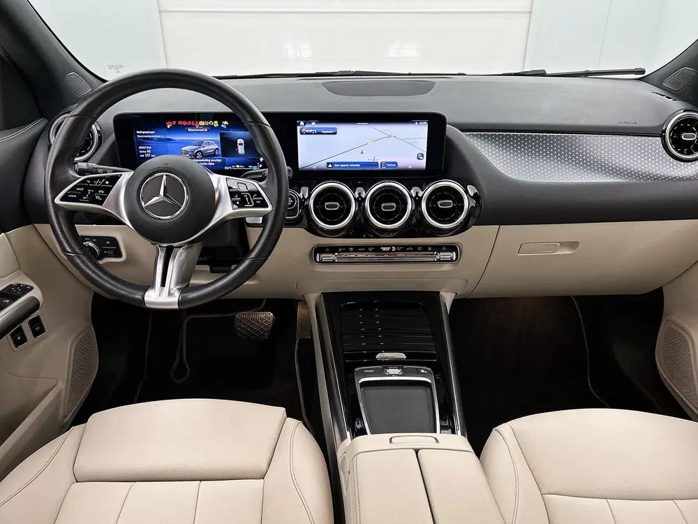 Mercedes-Benz GLA 250 e Plug-In Hybride uit 2024, foto 4