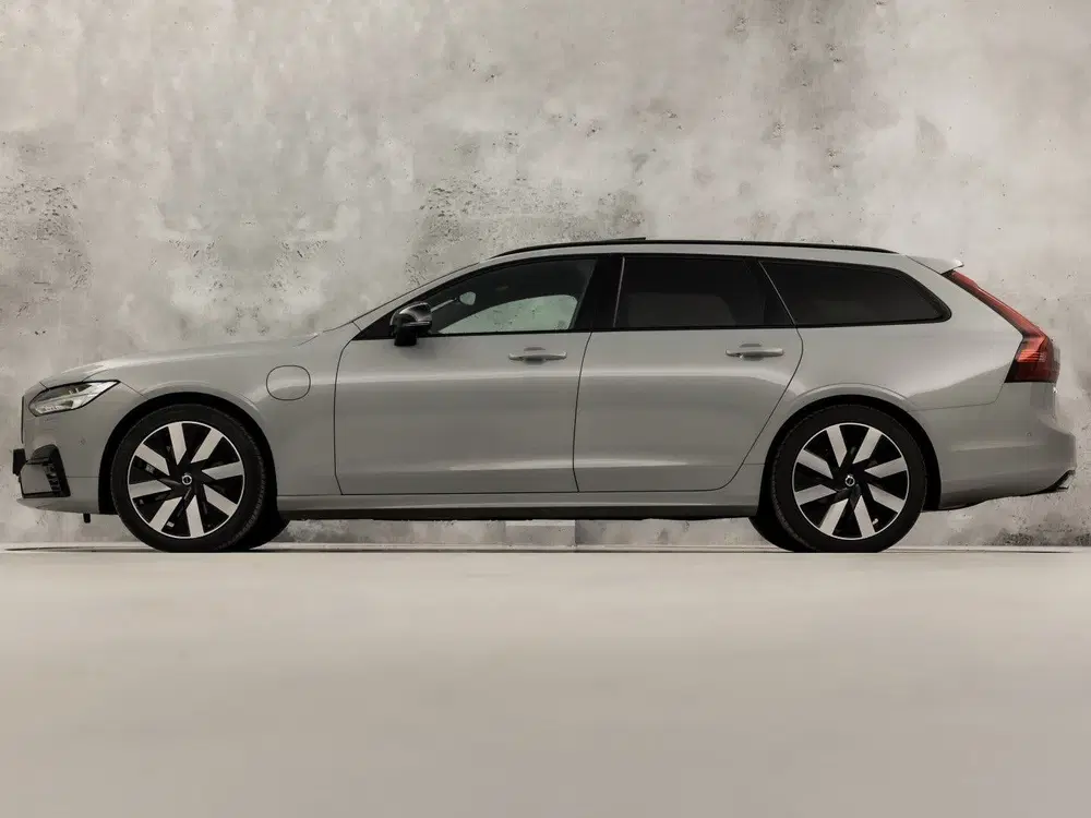 Volvo V90 2.0 T6 Plug-in hybrid AWD Ultimate Dark WE uit 2024, foto 2